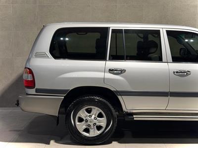 2006 Toyota Landcruiser - Thumbnail