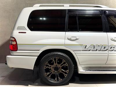 2001 Toyota Landcruiser - Thumbnail