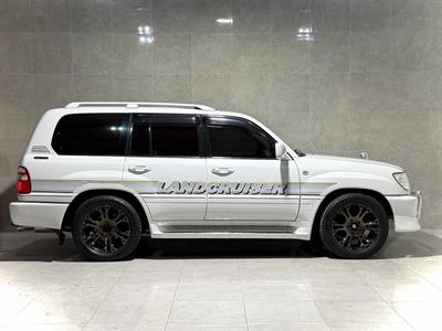 2001 Toyota Landcruiser - Thumbnail