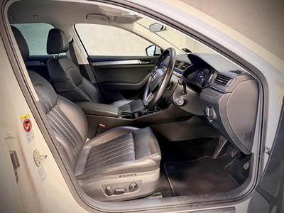 2016 Skoda Superb - Thumbnail