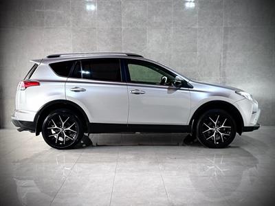 2016 Toyota Rav4 - Thumbnail