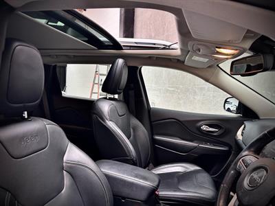 2017 Jeep Cherokee - Thumbnail