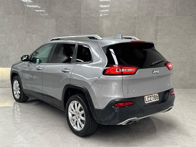 2017 Jeep Cherokee - Thumbnail