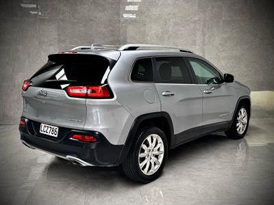 2017 Jeep Cherokee - Thumbnail