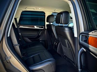 2015 Volkswagen Touareg - Thumbnail