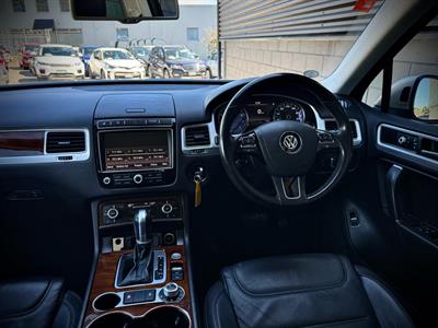 2015 Volkswagen Touareg - Thumbnail