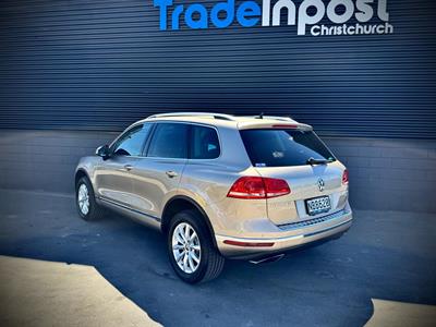 2015 Volkswagen Touareg - Thumbnail