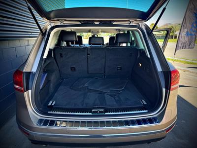 2015 Volkswagen Touareg - Thumbnail
