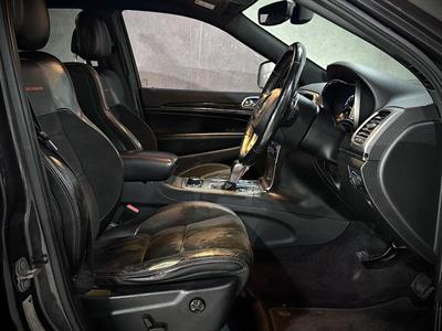 2017 Jeep Grand Cherokee - Thumbnail