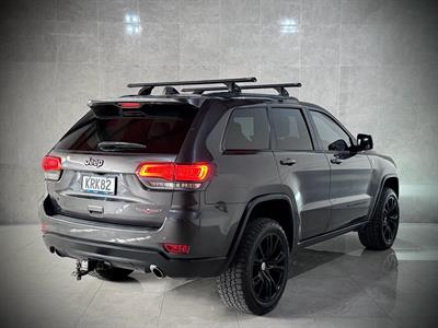 2017 Jeep Grand Cherokee - Thumbnail