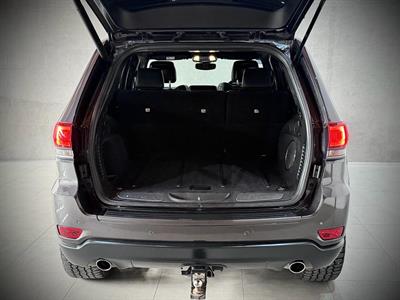 2017 Jeep Grand Cherokee - Thumbnail