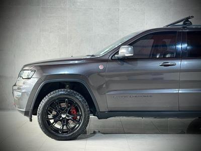 2017 Jeep Grand Cherokee - Thumbnail