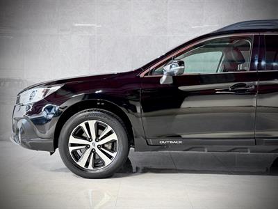 2019 Subaru Outback - Thumbnail