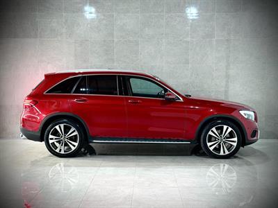 2018 Mercedes-Benz GLC 250 - Thumbnail
