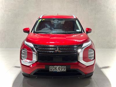 2023 Mitsubishi Outlander - Thumbnail