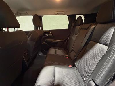 2023 Mitsubishi Outlander - Thumbnail