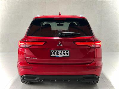 2023 Mitsubishi Outlander - Thumbnail