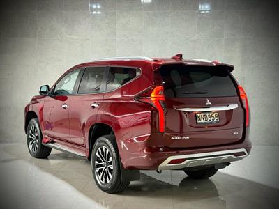 2021 Mitsubishi Pajero Sport - Thumbnail