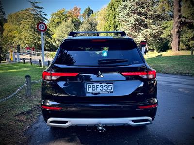 2022 Mitsubishi Outlander - Thumbnail