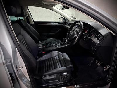 2016 Volkswagen Passat - Thumbnail