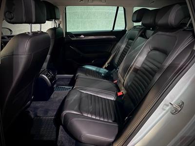 2016 Volkswagen Passat - Thumbnail