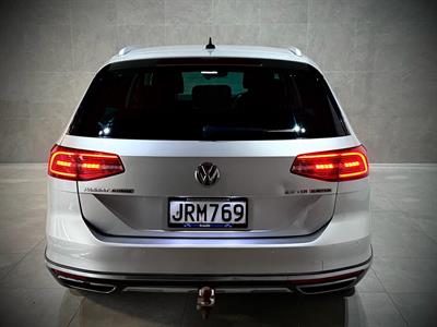 2016 Volkswagen Passat - Thumbnail