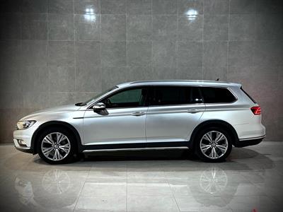 2016 Volkswagen Passat - Thumbnail