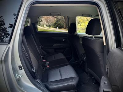 2019 Mitsubishi Outlander - Thumbnail