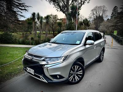 2019 Mitsubishi Outlander - Thumbnail