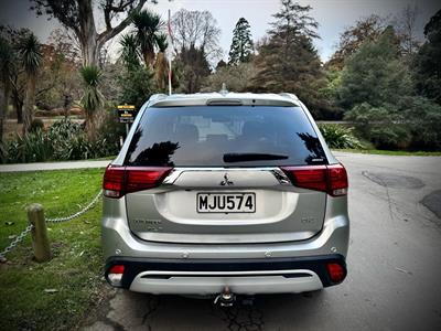 2019 Mitsubishi Outlander - Thumbnail