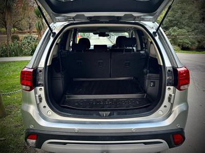 2019 Mitsubishi Outlander - Thumbnail