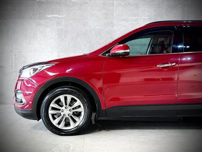 2016 Hyundai Santa Fe - Thumbnail