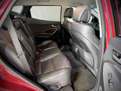 2016 Hyundai Santa Fe - Thumbnail