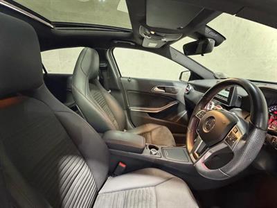 2015 Mercedes-Benz A180 - Thumbnail