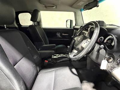 2011 Toyota FJ Cruiser - Thumbnail