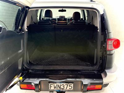 2011 Toyota FJ Cruiser - Thumbnail