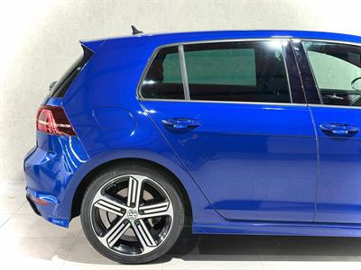 2015 Volkswagen Golf - Thumbnail