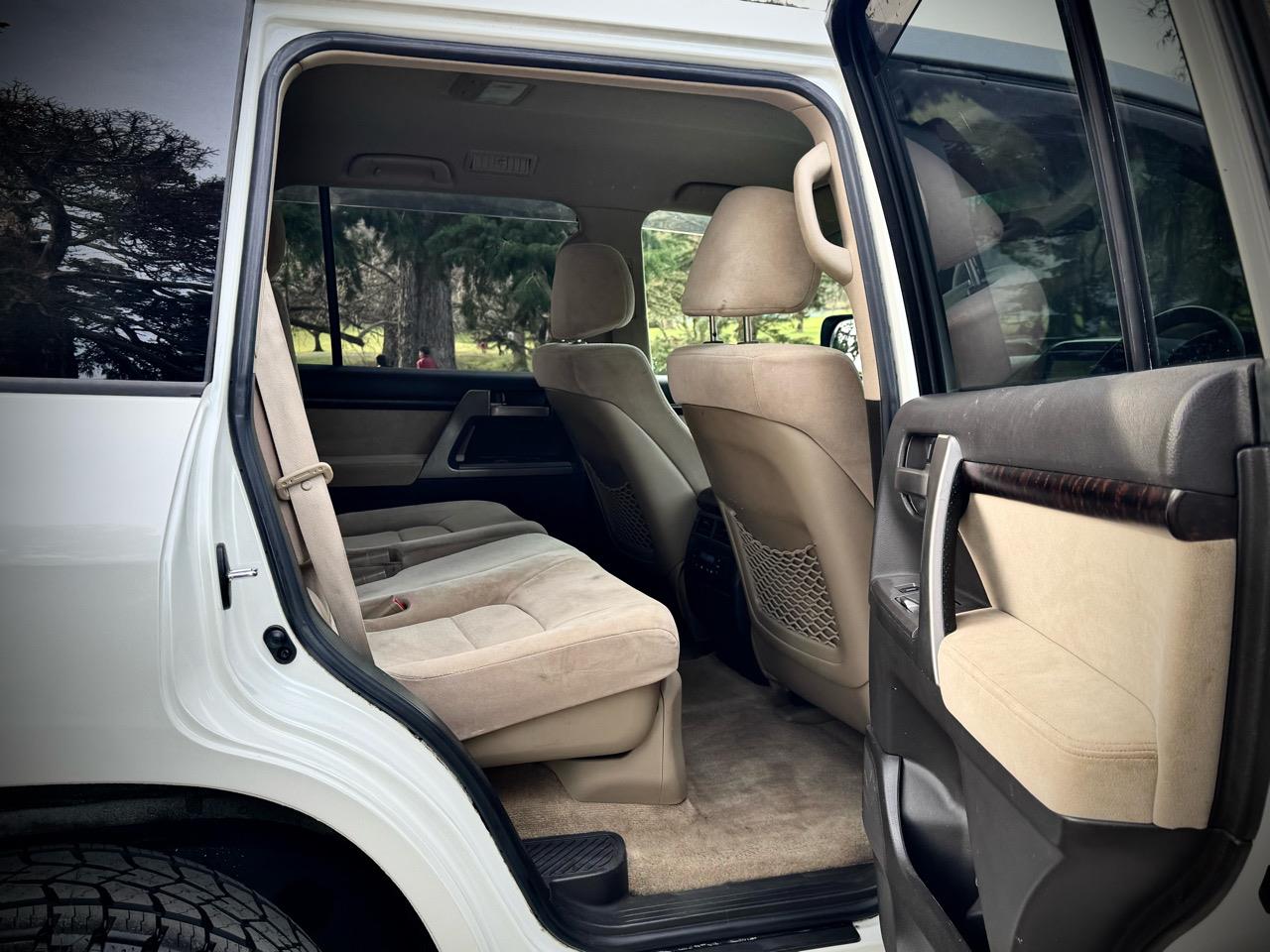 2011 Toyota Land Cruiser