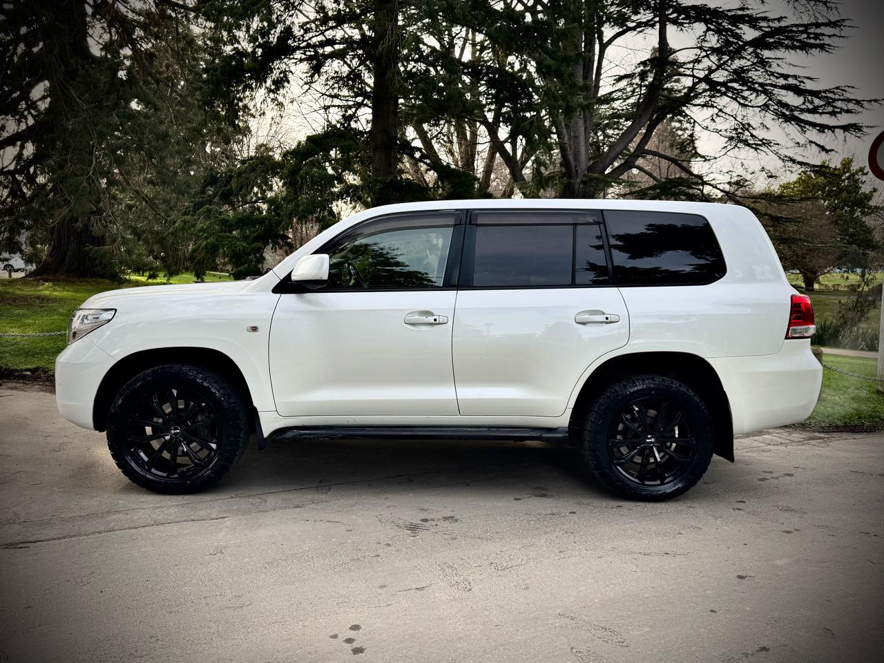 2011 Toyota Land Cruiser