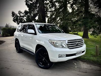 2011 Toyota Land Cruiser - Thumbnail