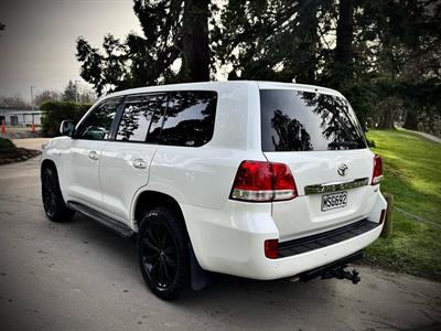 2011 Toyota Land Cruiser - Thumbnail