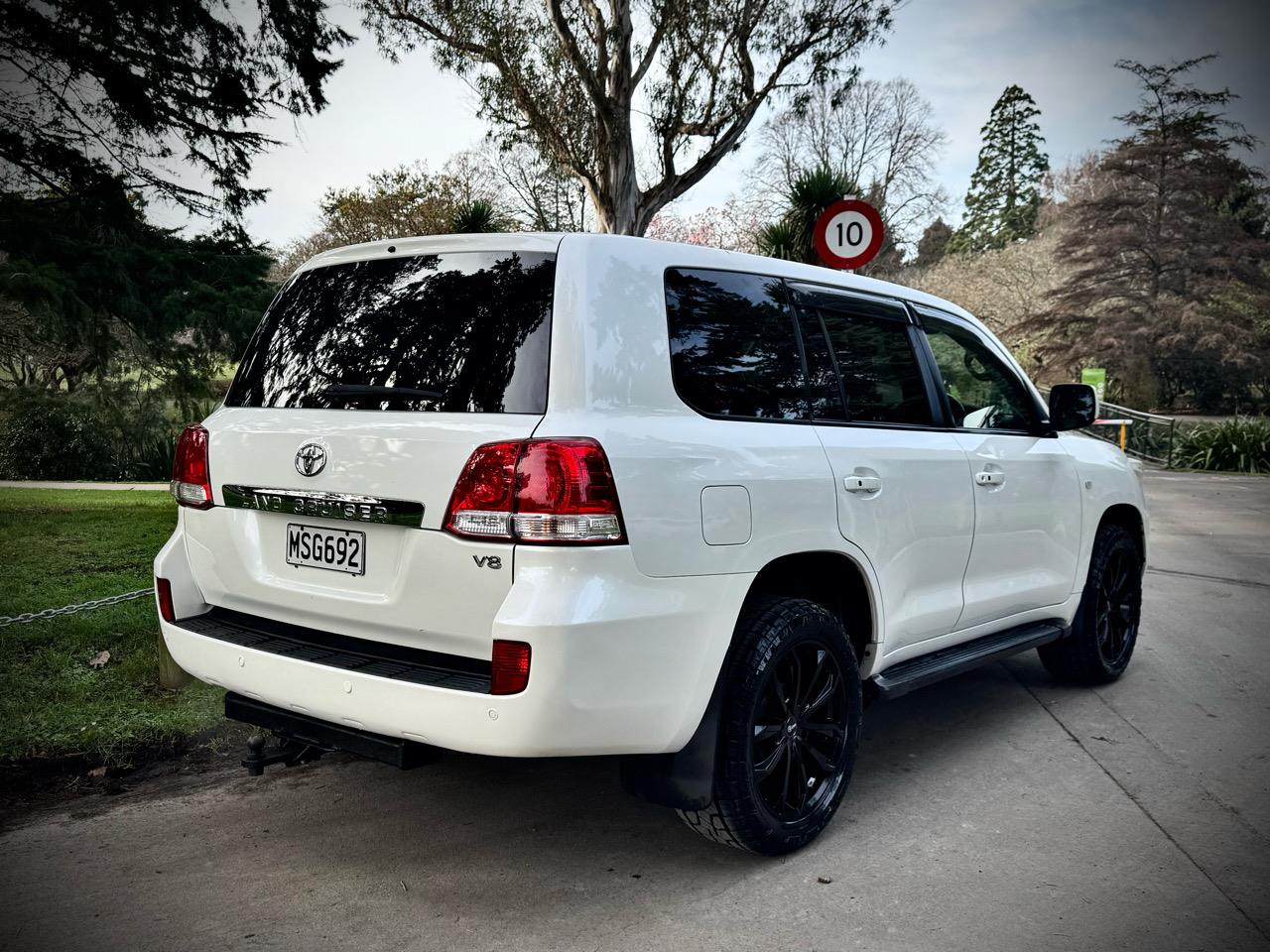 2011 Toyota Land Cruiser