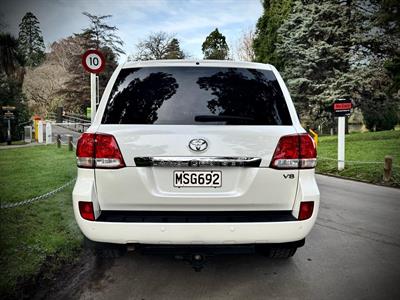 2011 Toyota Land Cruiser - Thumbnail