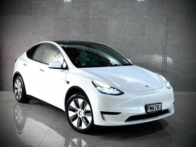 2022 Tesla Model Y - Thumbnail