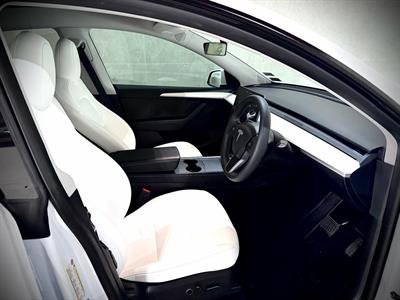 2022 Tesla Model Y - Thumbnail