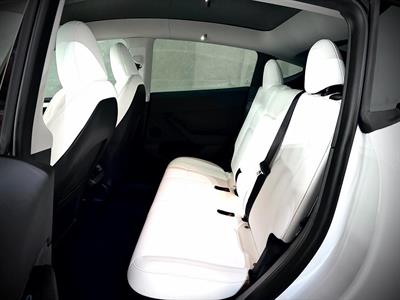 2022 Tesla Model Y - Thumbnail