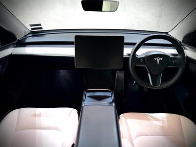 2022 Tesla Model Y - Thumbnail