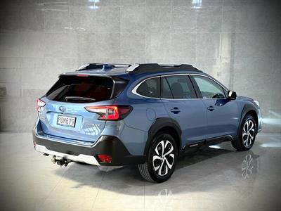 2023 Subaru Outback - Thumbnail