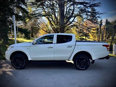 2016 Mitsubishi Triton - Thumbnail