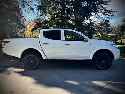 2016 Mitsubishi Triton - Thumbnail